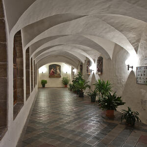Kreuzgang unserer Kirche
