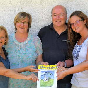 Auf dem Foto v.l.n.r.: Ingrid Pühringer, Christine Helmberger, Andrea Spitzbart, Willi Hitzenberger, Sigrid Steinkogler, Monika Mitterlehner.