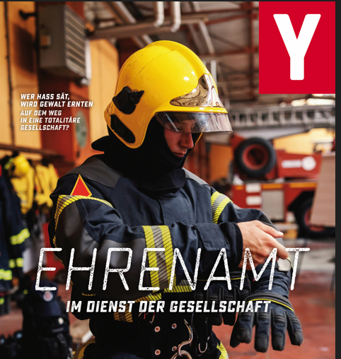 Das Cover für Y3 zeigt einen Feuerwehrmann in voller Montur