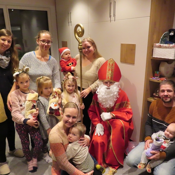 Familie mit Nikolaus